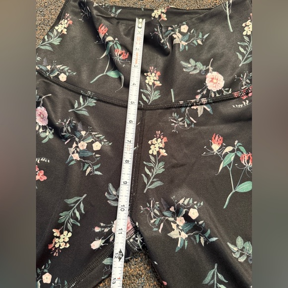 Beyond Yoga Floral High-Waisted Midi LeggingUrban Outfitters NWOT Sz Medium Rare - Picture 9 of 11